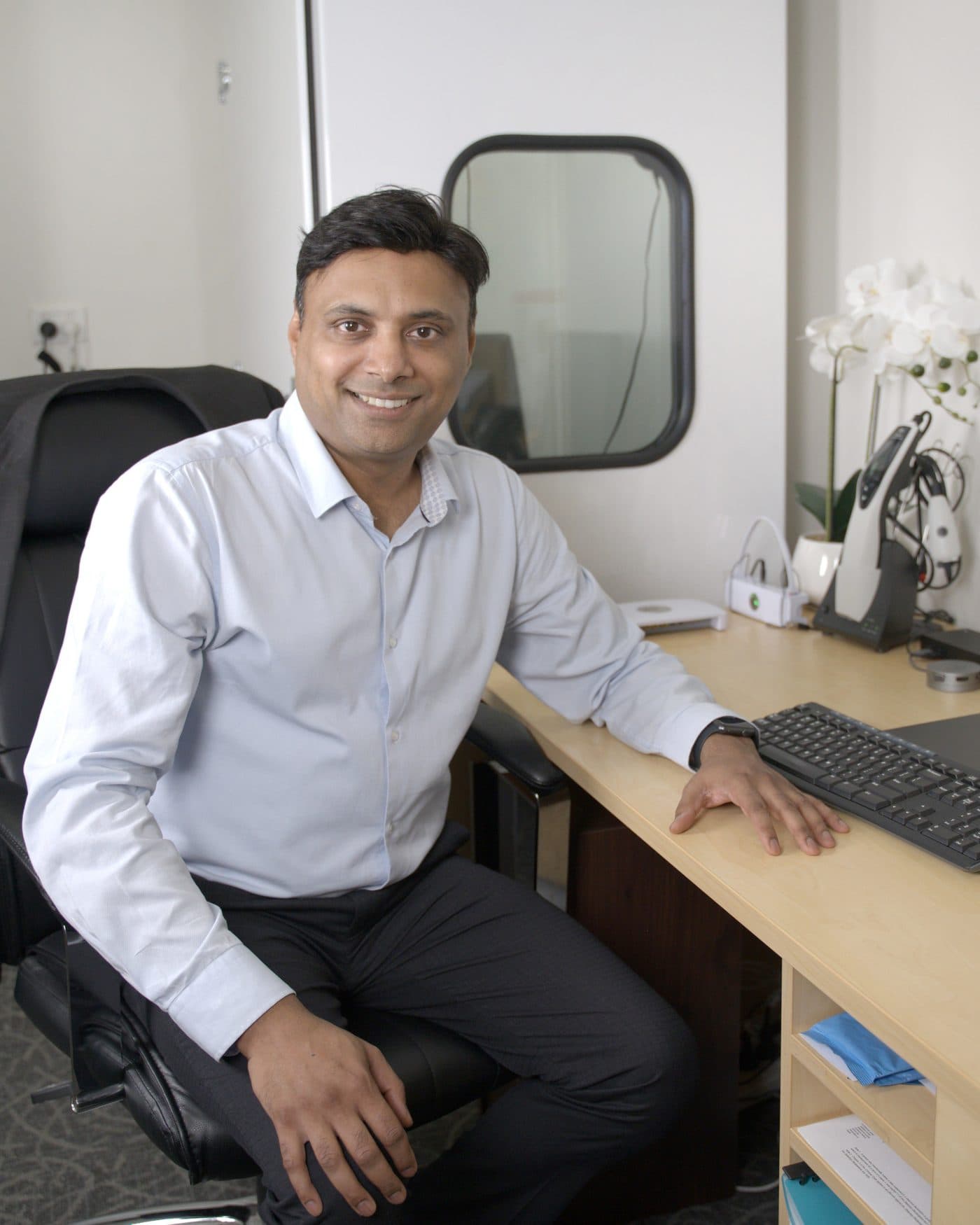 Dr Manuj Agarwal, audiologist